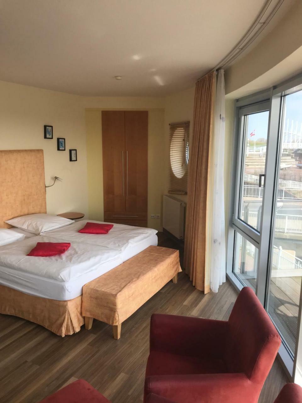 Nordseehotel Benser Hof Am Hafen Bensersiel Eksteriør bilde